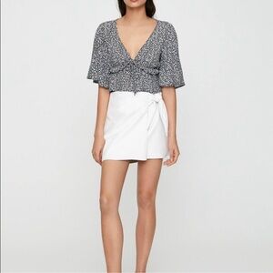 Pull&Bear Monochrome Floral Top Size Small with Front Tie Detail